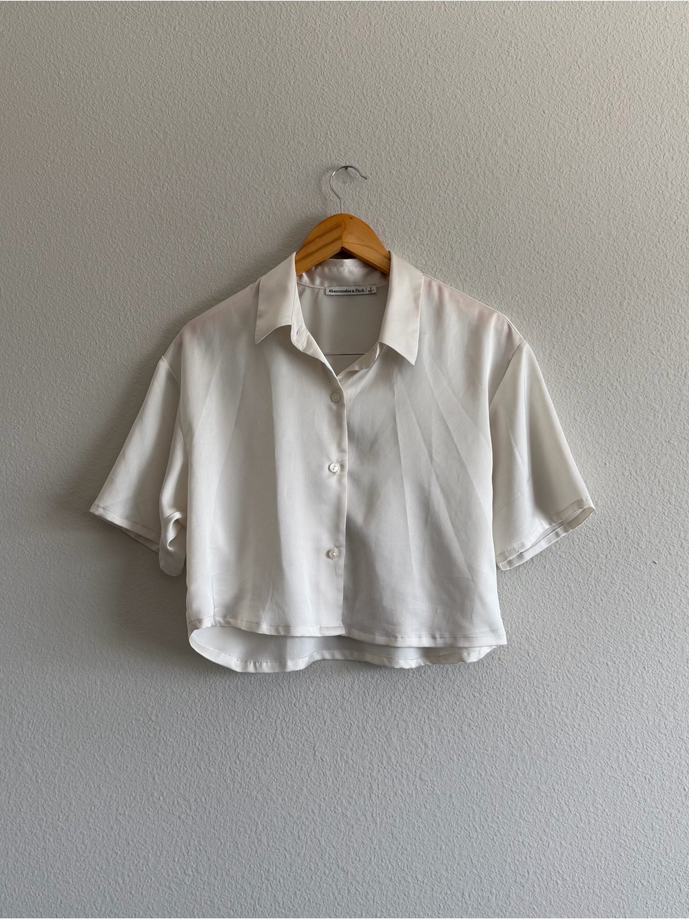 Abercrombie & Fitch White Cropped Button-Down Shirt
